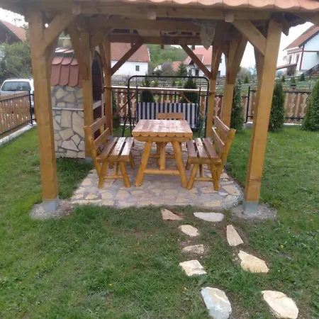 Eko Kuca Zlatiborsko Srce